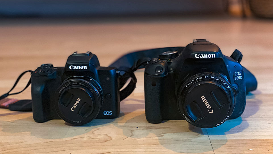 Canon EOS M50 steht neben Canon EOS 600D